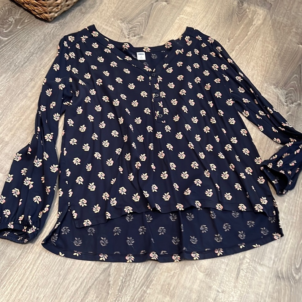 * Free Old Navy Blouse - Size XS